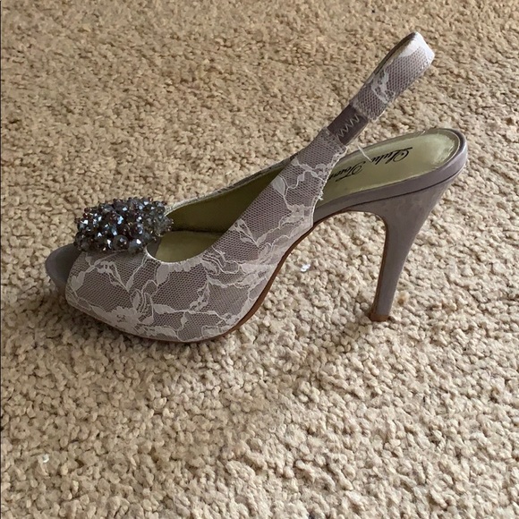 Lace high heel - Picture 2 of 2